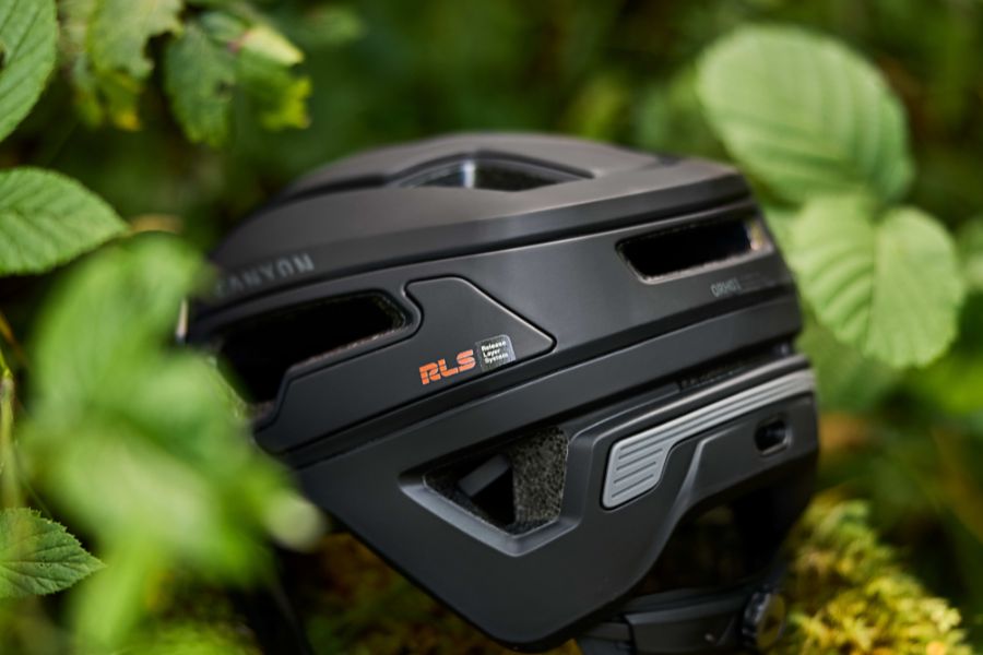 Canyon Deflectr MTB helmet