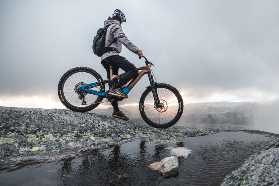 Haibike HYBE CF 11 2026 gets Bosch CX-R motor and Kiox 400C top-tube display