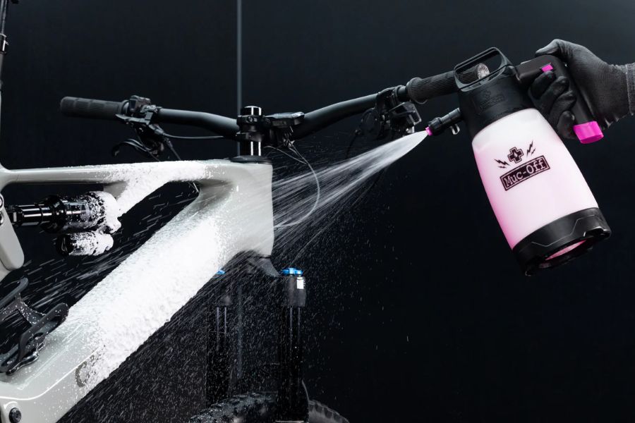 Muc-Off launches the Foam Sprayer: snow-foam cleaning without a pressure washer