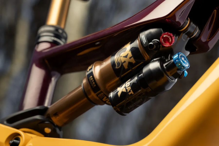 FOX FLOAT X and DHX shocks