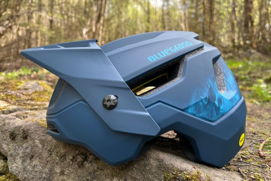 Bluegrass Rogue Core Mips review: a seriously comfortable trail helmet in a crowded market
