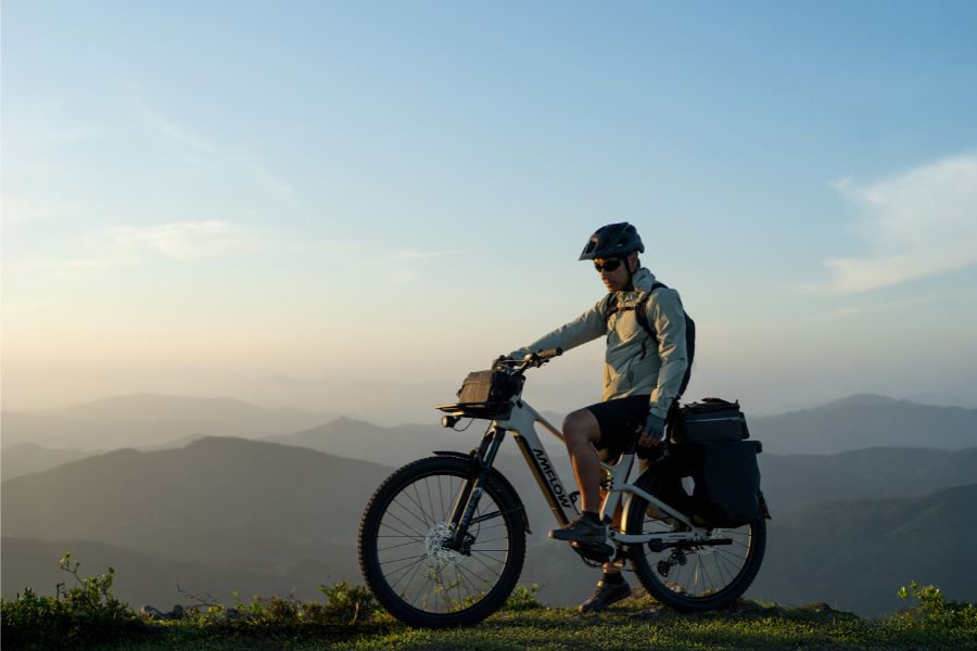 Amflow TL Carbon takes Avinox power beyond eMTBs with full-suspension eSUV