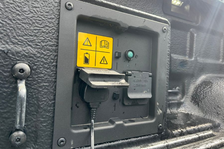 Ford Ranger PHEV plugs