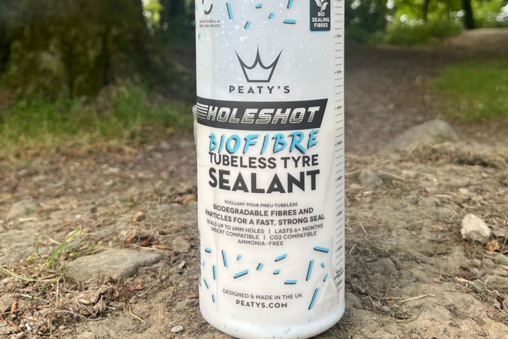 Peaty’s Holeshot BioFibre Tubeless Tyre Sealant