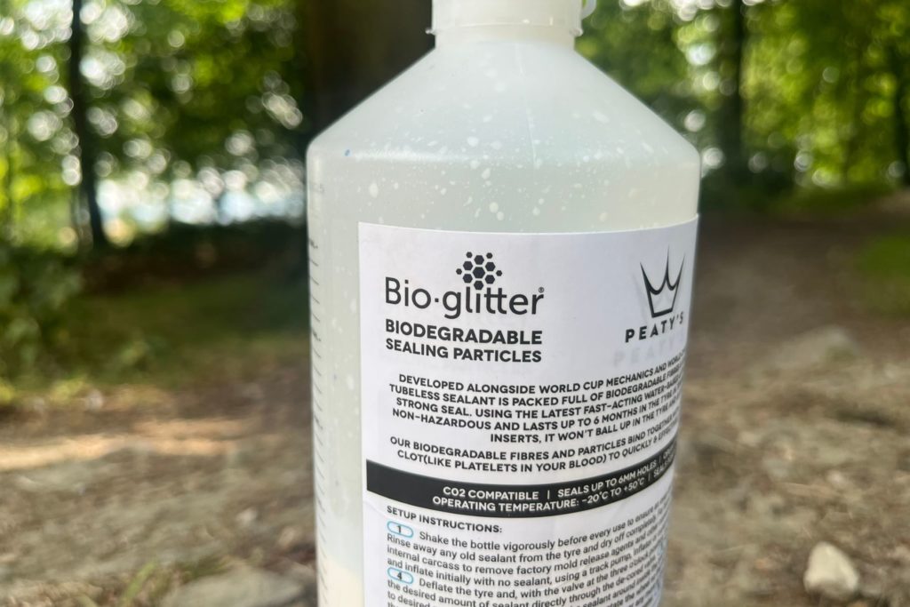 Peaty’s Holeshot BioFibre Tubeless Tyre Sealant
